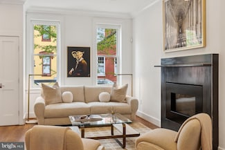 1526 Swann St NW, Washington, DC 20009