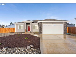 1884 Steelhead St, North Bend, OR 97459