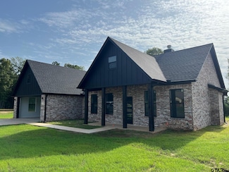 127 Big Oaks Rd, Kilgore, TX 75662