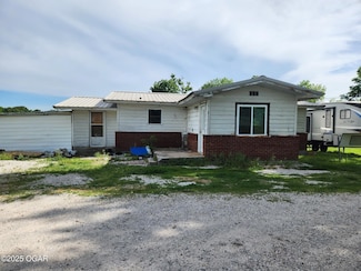 12078 Cedar Rd, Carthage, MO 64836