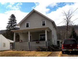 118 S Oswayo St, Shinglehouse, PA 16748