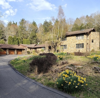 6760 Bear Creek Blvd, Bear Creek Township, PA 18702