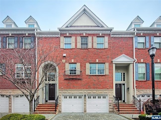 517 Harbor Place, West New York, NJ 07093