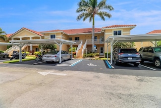 196 Furse Lakes Cir Unit 6, Naples, FL 34104