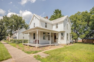 614 S Main St, Red Bud, IL 62278