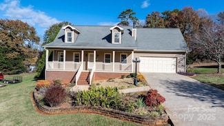 14 Hunters Creek Ln, Granite Falls, NC 28630