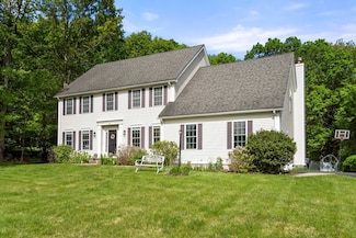 10 Primrose Ln, Westborough, MA 01581
