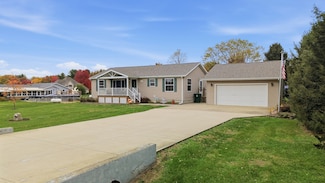 28902 Carriage Dr, Sterling, IL 61081