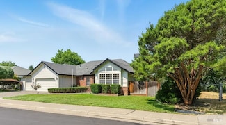 6113 Amie Dr, Windsor, CA 95492
