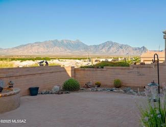 2447 S Cliff Dr, Green Valley, AZ 85614