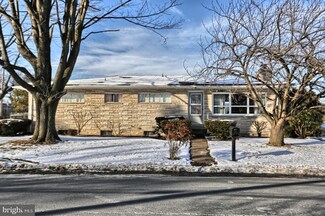 5326 Ridgeview Dr, Harrisburg, PA 17112