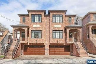 221 5th St Unit A, Palisades Park, NJ 07650