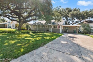 407 5th St, Abbeville, LA 70510
