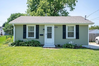 1421 N 4th Ave E, Newton, IA 50208