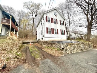 4 Oswald St, Worcester, MA 01607