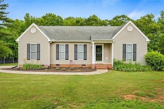 1013 Farmer Rd, Starr, SC 29684