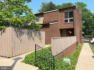 32 Fencepost Ct, Pikesville, MD 21208