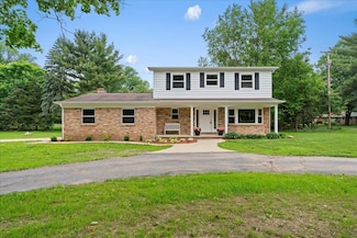 795 Riverbend Dr, Owosso, MI 48867
