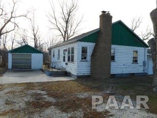 658 W Fort St, Farmington, IL 61531
