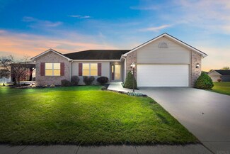8819 Strathmore Ln, Fort Wayne, IN 46818