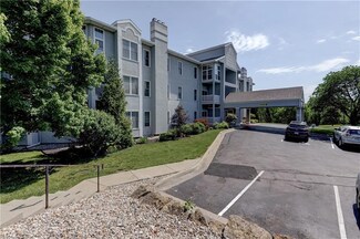 17800 E Bolger Rd Unit 144, Independence, MO 64055