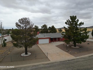 902 E Christmas Tree Ln, Pearce, AZ 85625