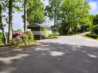7 Lakeview Dr, Hayesville, NC 28904