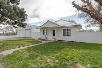 12 Walnut St, Mansfield, WA 98830