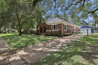145 Manor St, Beaumont, TX 77706