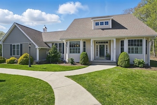 64 Braeburn Ln, Ashland, MA 01721