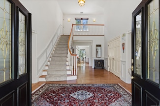 20 Maplewood Dr, Danbury, CT 06811