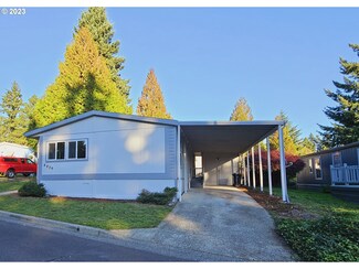 8839 SE Shadow Brook Ct, Clackamas, OR 97015