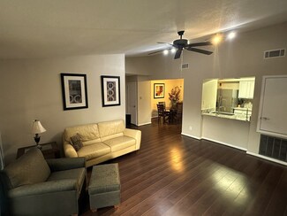 8100 Cambridge St Unit 32, Houston, TX 77054