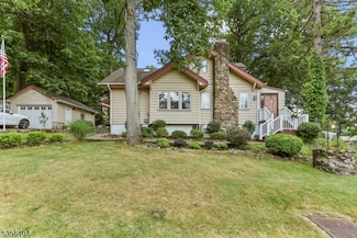 38 Prospect Rd, Livingston, NJ 07039