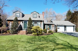 46 William St, South Dartmouth, MA 02748