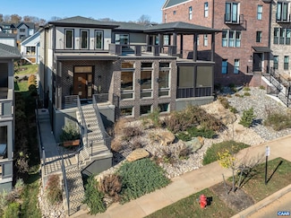 1323 Pen Park Ln, Charlottesville, VA 22901