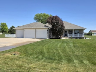 8349 S Sagebrush Ln, North Platte, NE 69101
