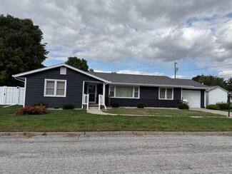 900 W Euclid Ave, Monmouth, IL 61462