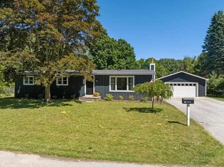 439 Pine St, Harbor Springs, MI 49740