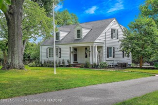 942 Middletown Lincroft Rd, Middletown, NJ 07748