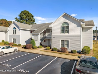 124 W Victoria Ct Unit B, Greenville, NC 27834