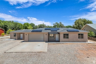 40 W Pecan Ln, Leeds, UT 84746