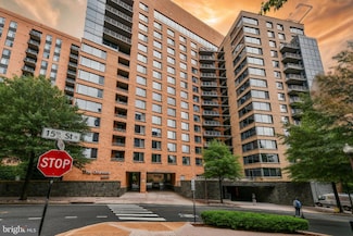 2001 15th St N Unit 618, Arlington, VA 22201