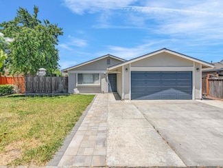 170 Gonzalez Dr, Hollister, CA 95023