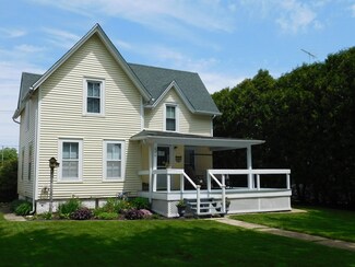 206 W Cherokee Ave, Shabbona, IL 60550
