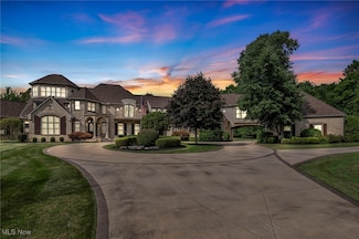 9463 Little Mountain Rd, Mentor, OH 44060