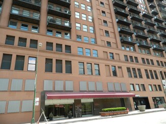 165 N Canal St Unit 612, Chicago, IL 60606