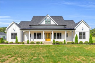 164 Triangle Pine Rd, Fountain Inn, SC 29644