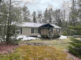 119 Old Tavern Rd, Weston, VT 05161