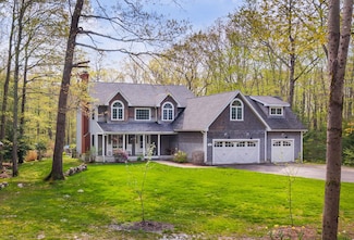 19 Hemlock Ridge Ln, York, ME 03909